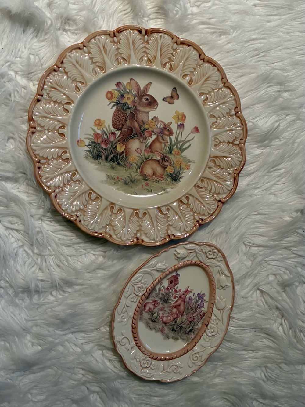 Cracker Barrel Cream and Brown Bunny Floral Dinner Plate